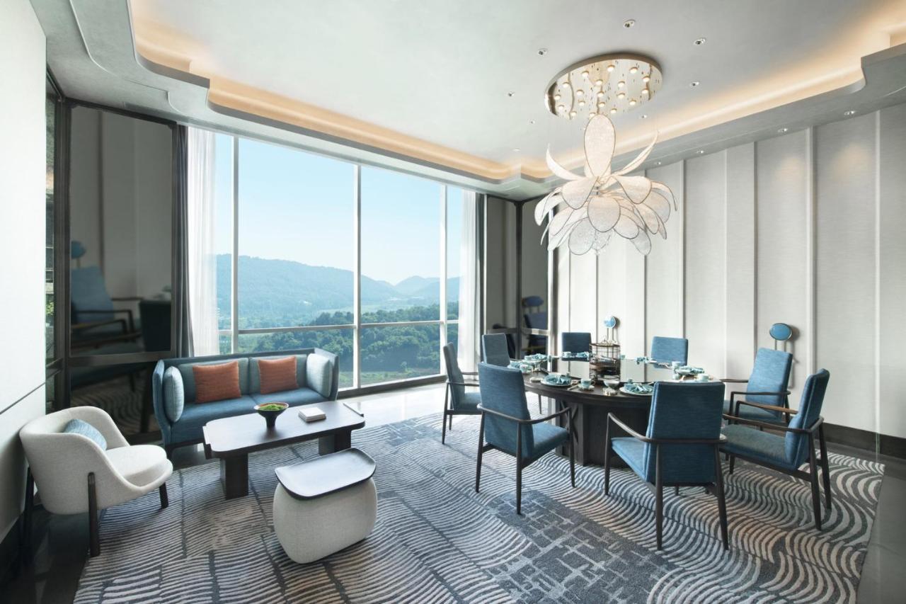 Crowne Plaza Wuhan Optics Valley By Ihg Exterior photo
