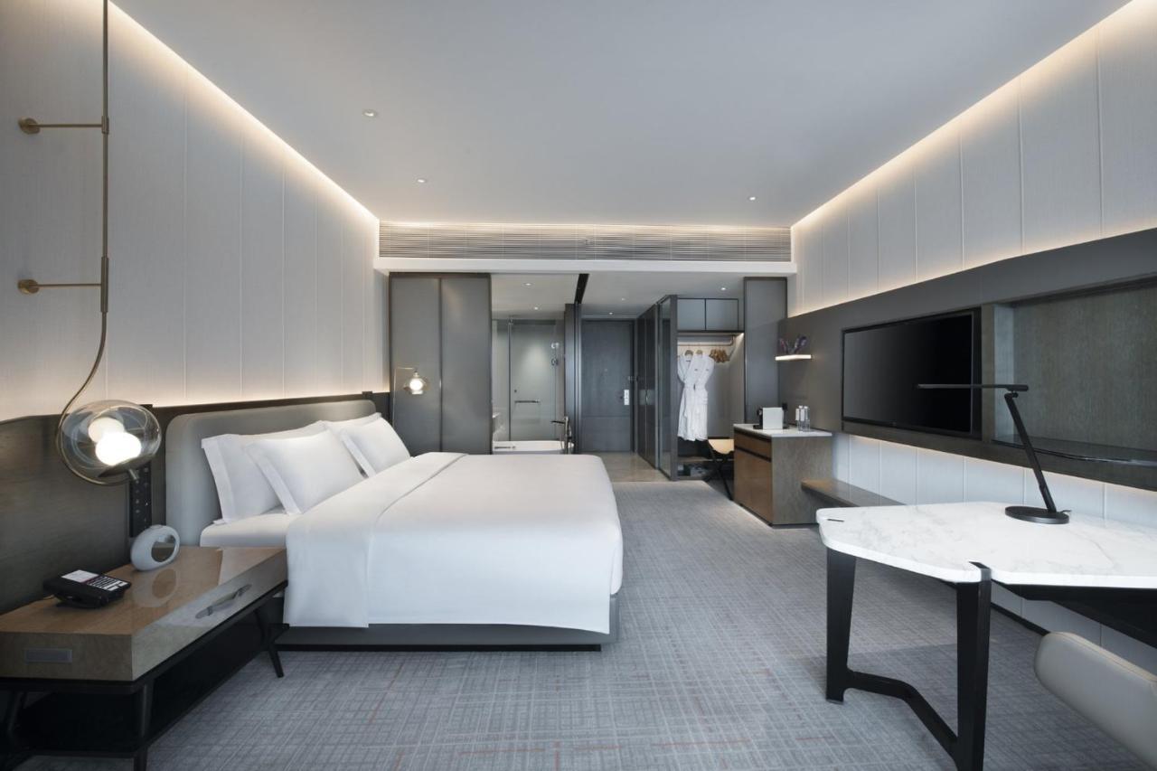 Crowne Plaza Wuhan Optics Valley By Ihg Exterior photo