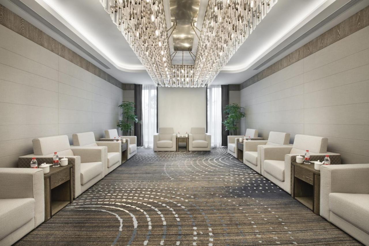 Crowne Plaza Wuhan Optics Valley By Ihg Exterior photo
