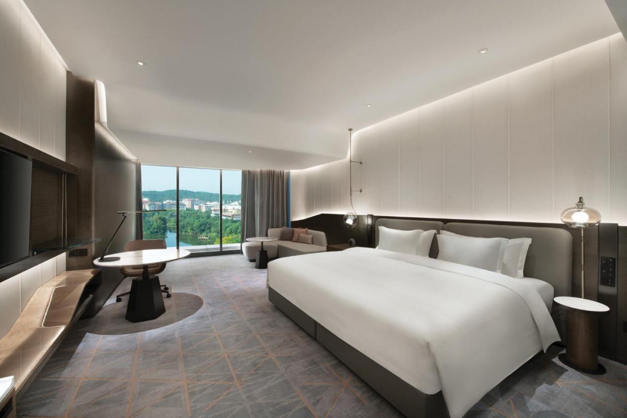 Crowne Plaza Wuhan Optics Valley By Ihg Exterior photo