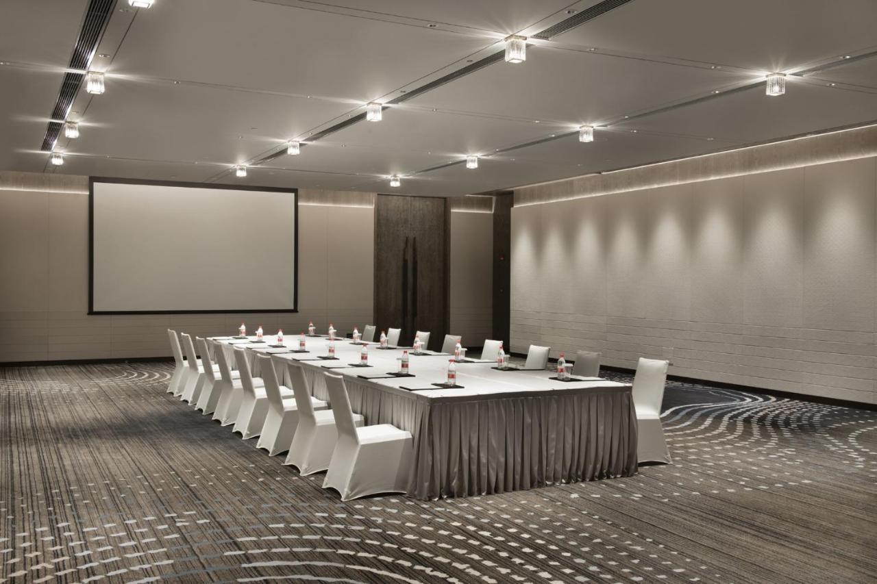 Crowne Plaza Wuhan Optics Valley By Ihg Exterior photo